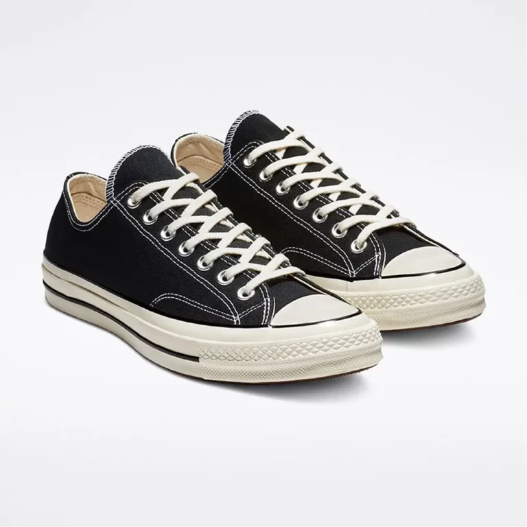 Converse Women’s Chuck 70 Low Top Shoes – Black thumbnail 3