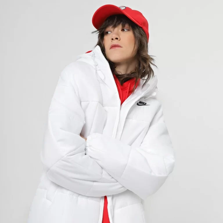 Nike Women’s Sportswear Classic Puffer – White thumbnail 3