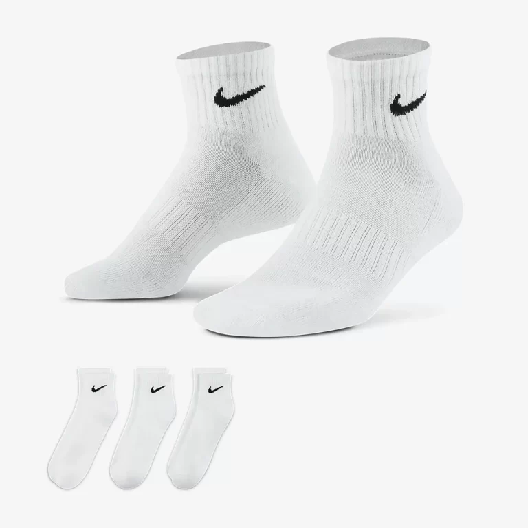 Nike Unisex Everyday Cushioned Training Crew Socks (3 Pairs) – White