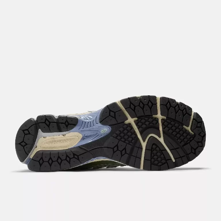 New Balance Men’s 1906R Shoes – Ice Blue with Melon Water and Dusk Shower thumbnail 4