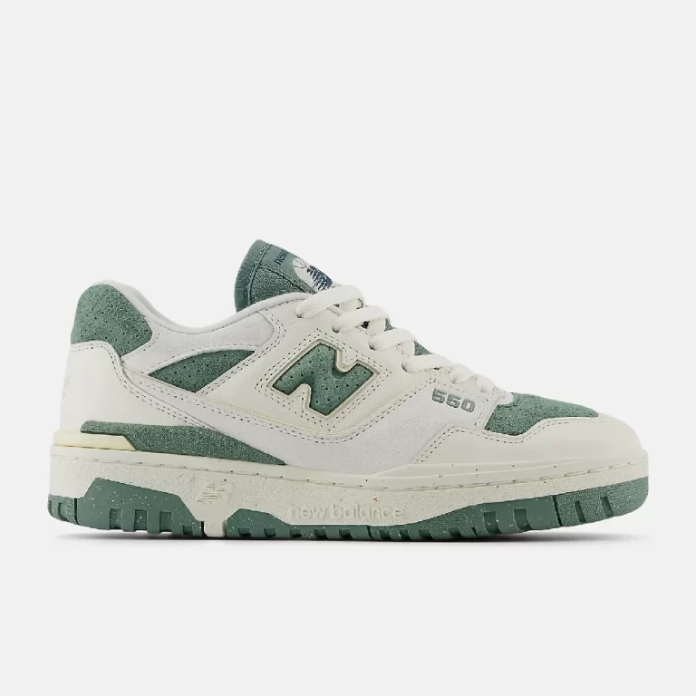 New Balance Women’s BBW550 Shoes – Sea Salt with Dark Juniper