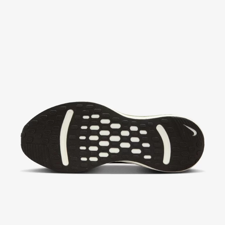 Nike Men’s Journey Run Road Running Shoes – Silver Sage / Black Spruce / Phantom / Black thumbnail 4
