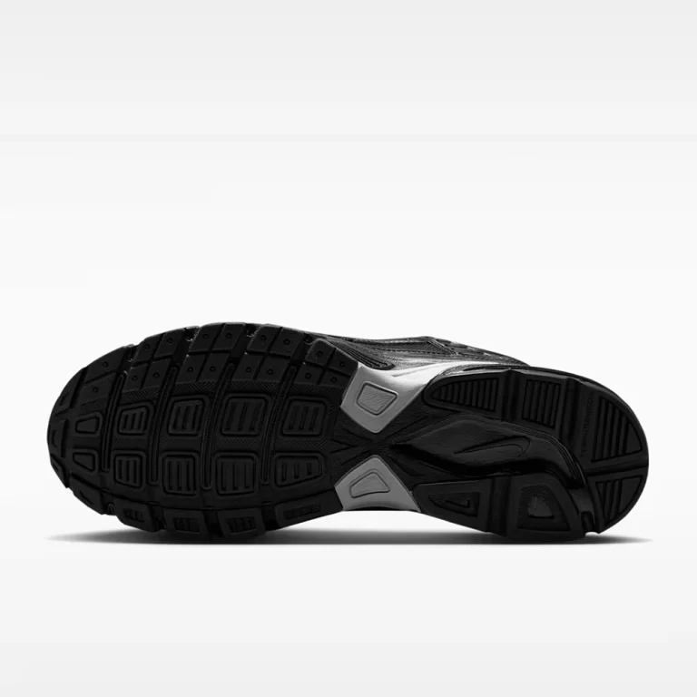 Nike Men’s Initiator Shoes – Black / Dark Smoke Grey / Metallic Silver thumbnail 5