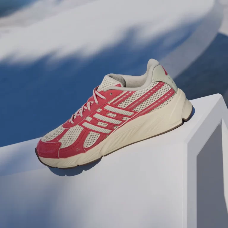 Adidas Women’s TECHNOCHAOS 2000 Shoes – Off White / Pearl Met. / Better Scarlet thumbnail 4