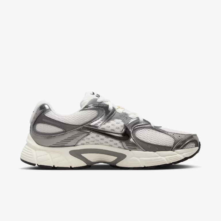 Nike Men’s Nike V5 RNR Shoes – Phantom / Pencil Point / Black thumbnail 2