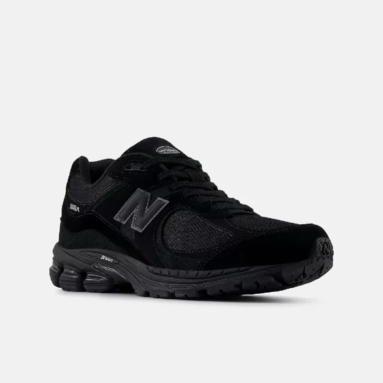 New Balance Men’s 2002R Shoes – BLACK with BLACK METALLIC thumbnail 3
