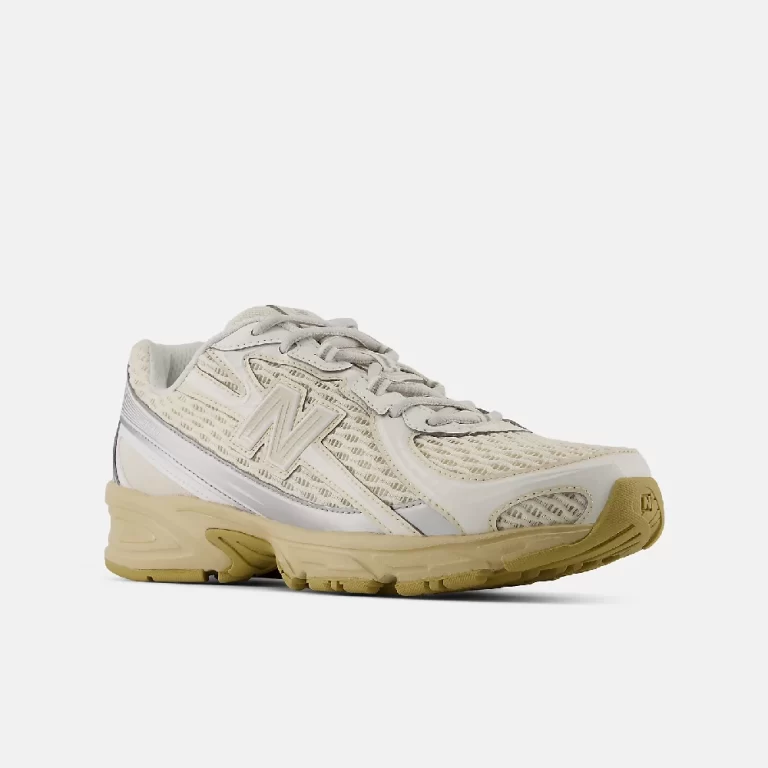 New Balance Women’s 740 Shoes – LINEN with TOASTED SESAME thumbnail 3