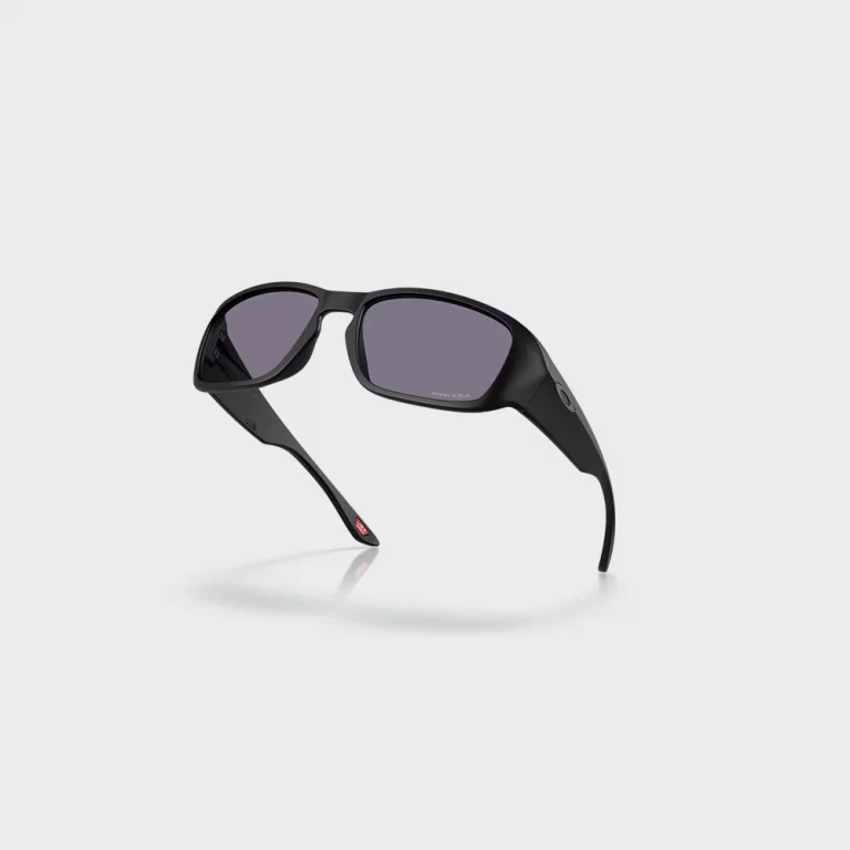 Oakley Men’s Tourniquet​ Sunglasses – Prizm Grey Lenses / Matte Black Frame thumbnail 3